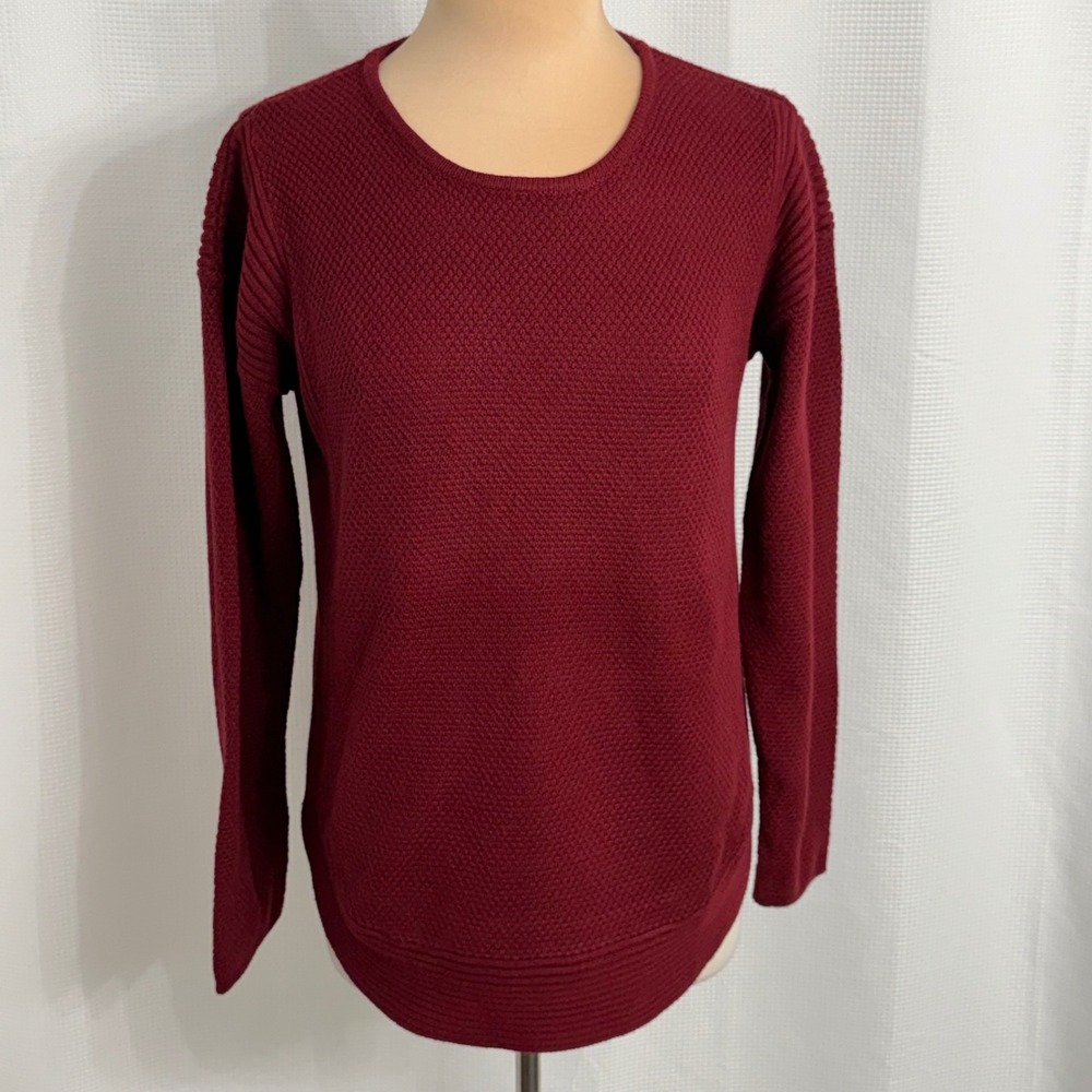 Design History Women's Long Sleeve, Crew Neckline Curved Hem Sweater